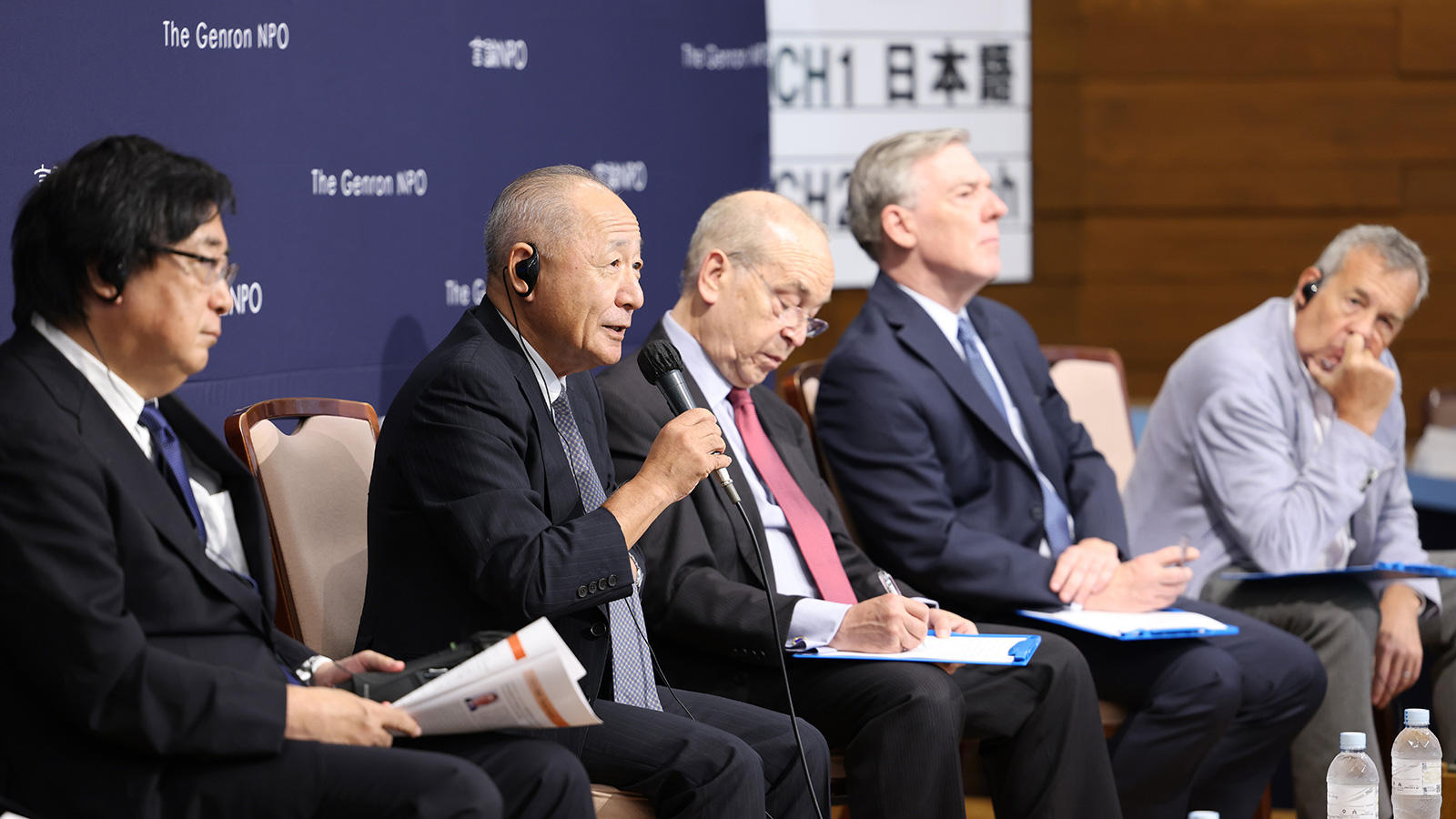 <span class="fs-s">日米同盟の積極的再定義が必要な局面に</span><span class="fs-es"> ～「日米対話」公開セッション報告～</span>