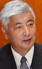 中谷 元氏