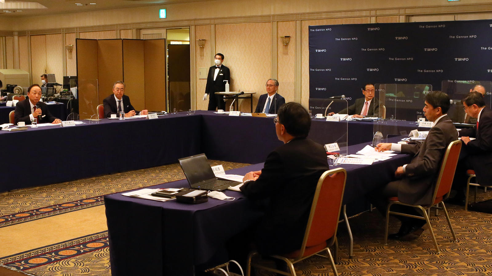 <span class="fs-s">経済分科会「分極化する世界経済の行方と日中両国の立ち位置」報告</span>